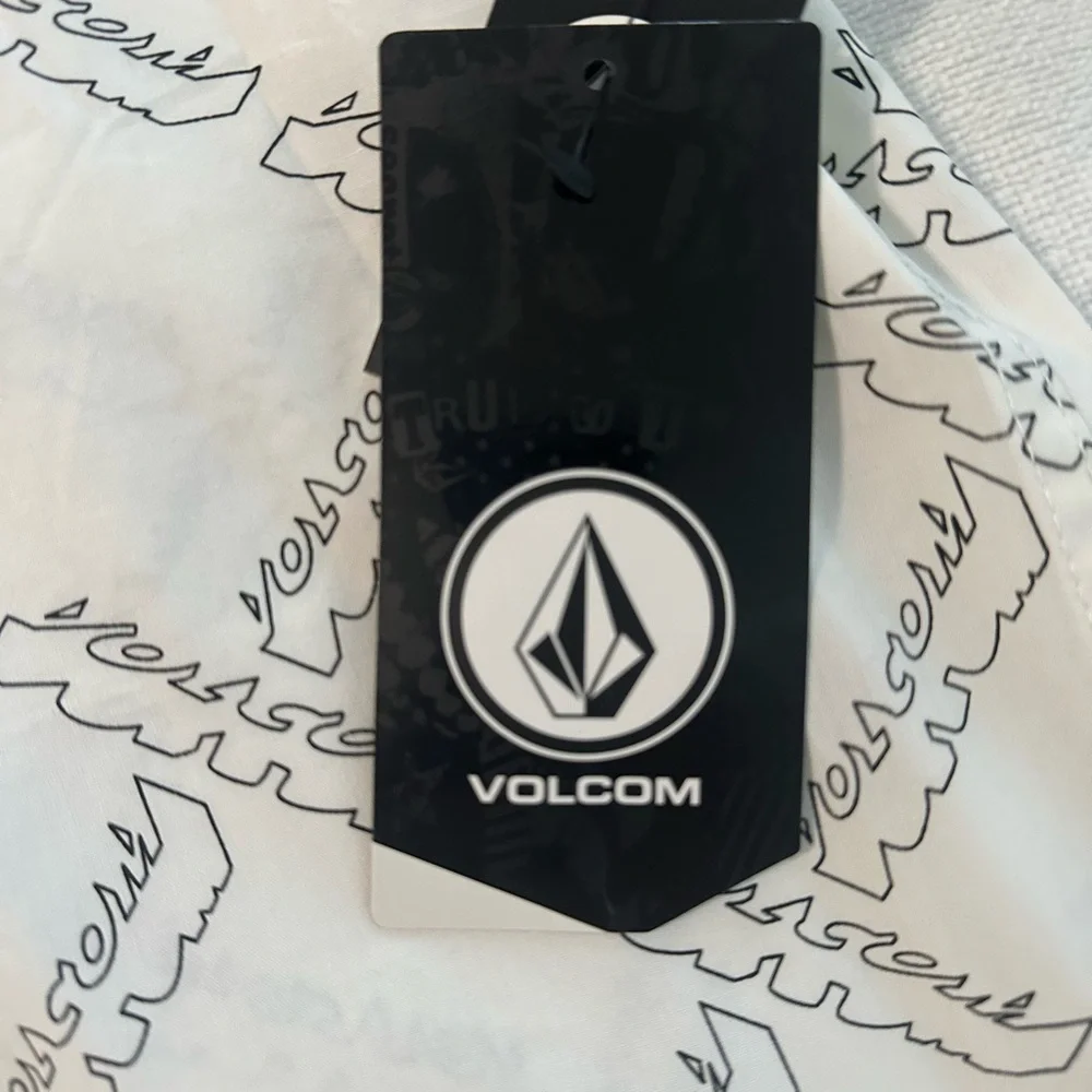 NWT Volcom Men’s High Ball Short Sleeve Button-Up Shirt - Size XXL‎